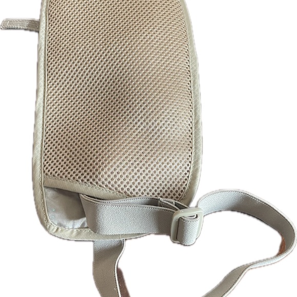 Daitet RFID Blocking Waist Bag in Beige - Money Belt and Passport holder - Picture 3 of 3